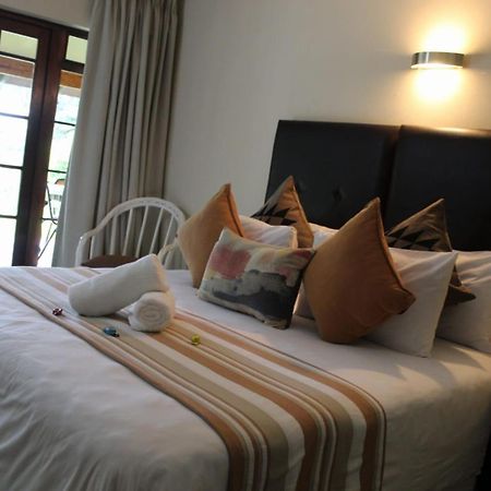 Villa Phezulu Safari Park à Botha's Hill Extérieur photo