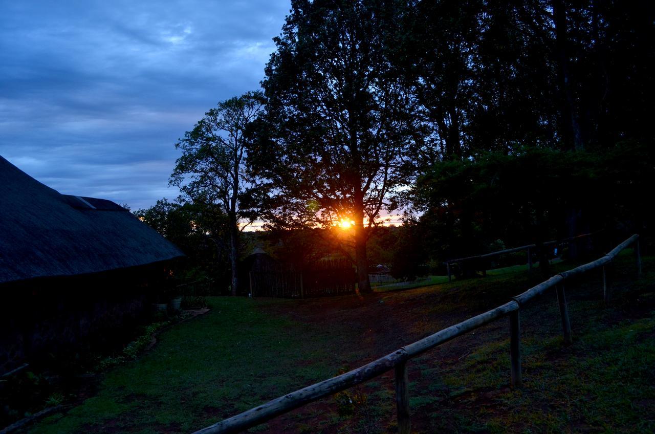 Villa Phezulu Safari Park à Botha's Hill Extérieur photo