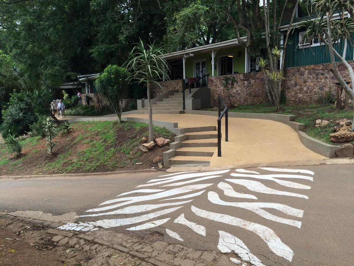 Villa Phezulu Safari Park à Botha's Hill Extérieur photo