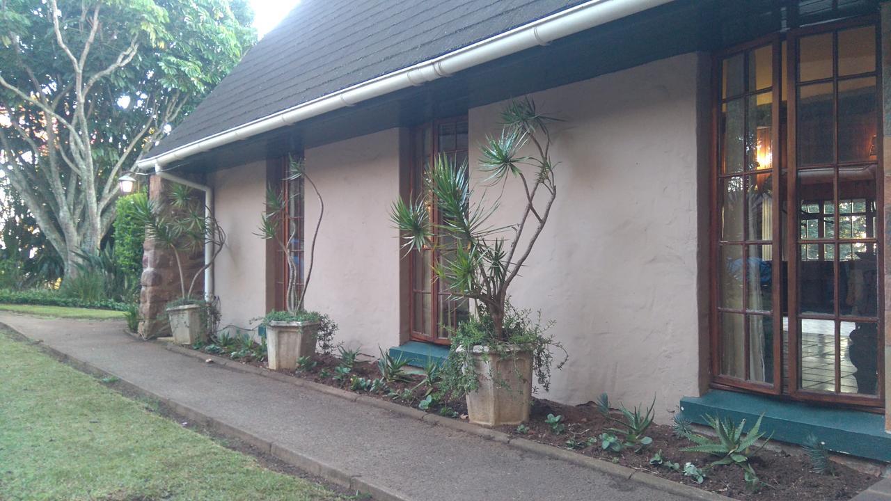 Villa Phezulu Safari Park à Botha's Hill Extérieur photo